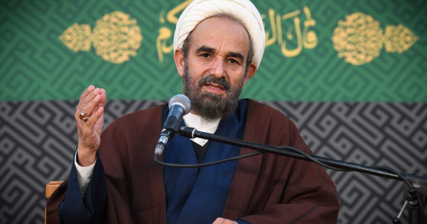بازدید حجت الاسلام فلاح زاده از غرفه مرکز فناوری